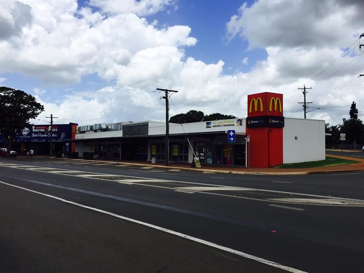 Click to view all images 1 & 2/150 Churchill Street Childers QLD 4660 - Image 1