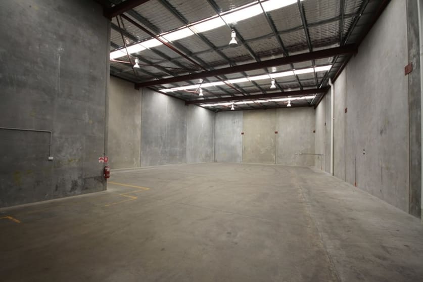 Click to view all images Unit 2/54 Discovery Drive Bibra Lake WA 6163 - Image 3