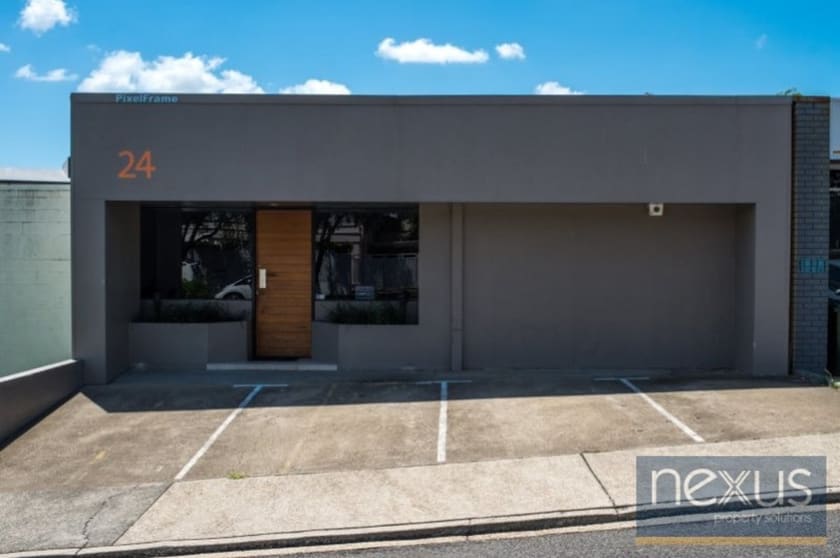 Click to view all images 24 Chermside Street Newstead QLD 4006 - Image 1