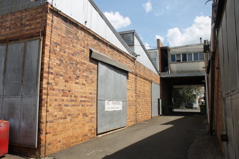 Click to view all images Unit 4/209 James Street Toowoomba City QLD 4350 - Image 3