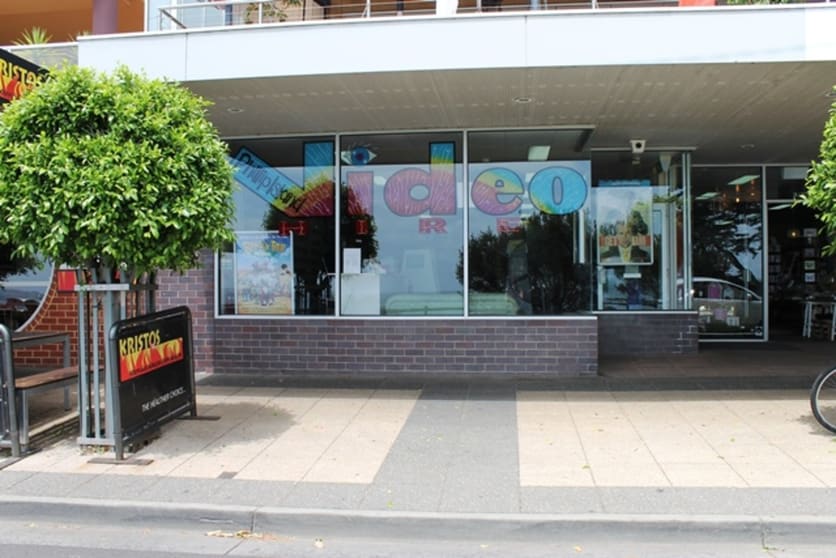 Click to view all images 1/17 The Esplanade Cowes VIC 3922 - Image 3