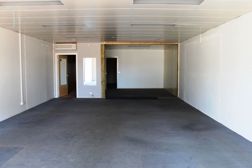 Click to view all images Shop 1/154-156 Thompson Avenue Cowes VIC 3922 - Image 2