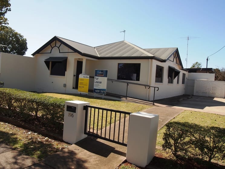 Click to view all images 196 Hume Street East Toowoomba QLD 4350 - Image 1