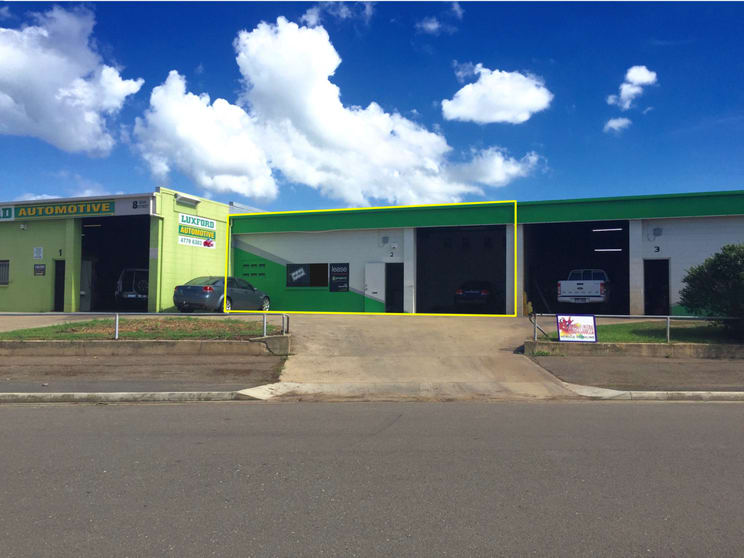 Click to view all images 2/8 Bain Street Currajong QLD 4812 - Image 1