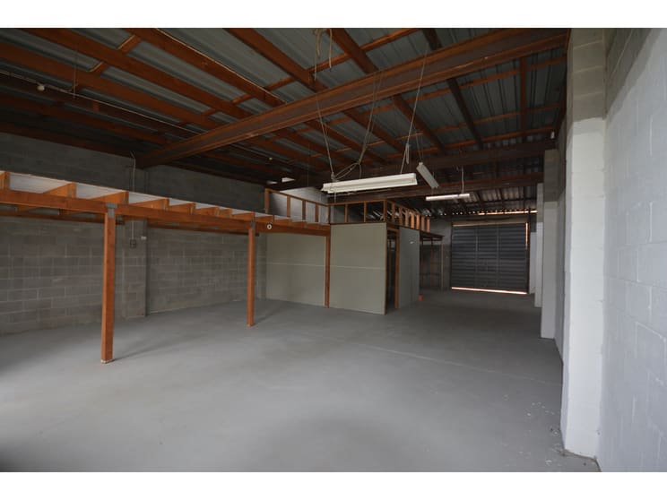 Click to view all images 4/30-32 Livingstone Street Lawson NSW 2783 - Image 2