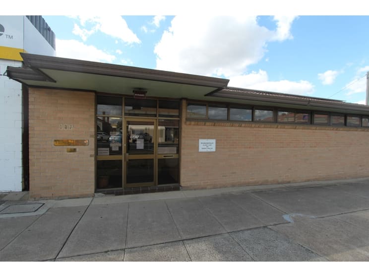 Click to view all images 187 Russell Street Bathurst NSW 2795 - Image 1