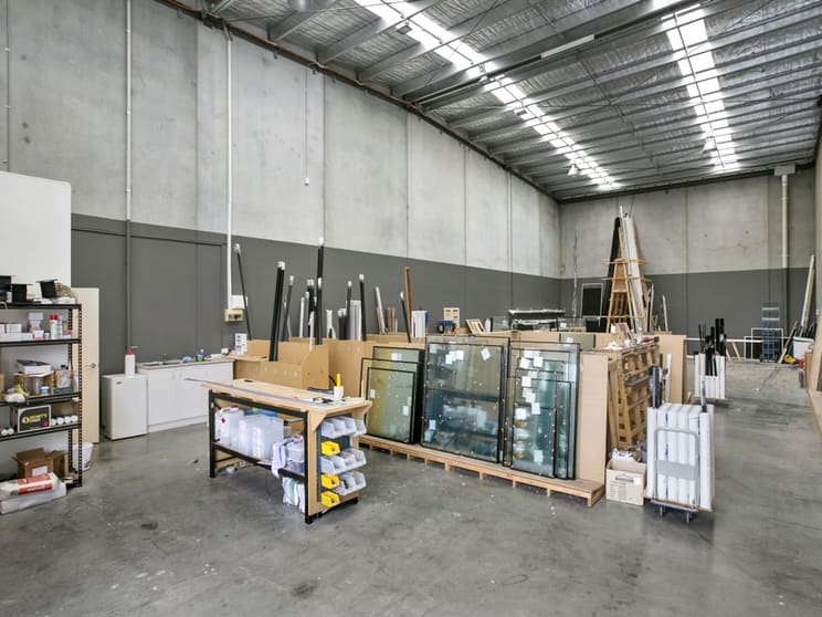 2/10 Carbine Way Mornington VIC 3931 - Image 3