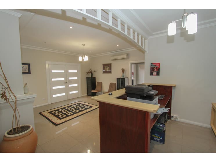 Click to view all images 35 Morrisset Street Bathurst NSW 2795 - Image 3