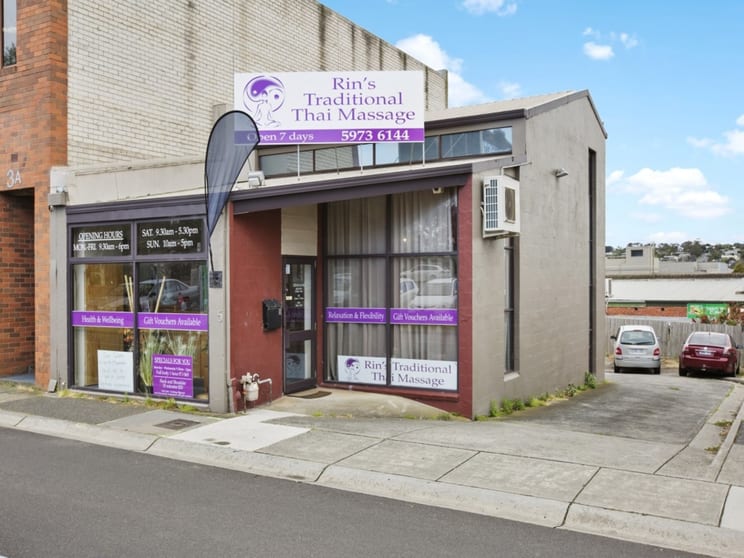 Click to view all images 5 Barrett Lane Mornington VIC 3931 - Image 1