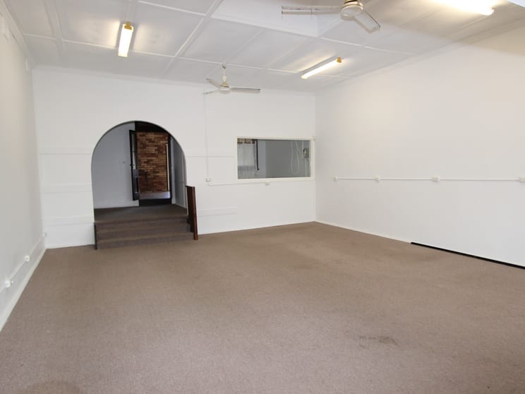 Click to view all images 170 Vincent Street Cessnock NSW 2325 - Image 2
