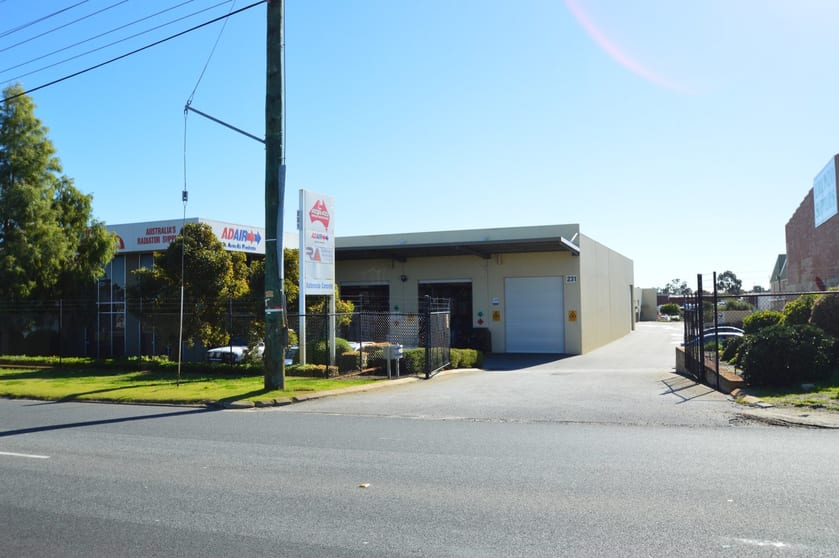 Click to view all images 5 & 6/231 Collier Road Bayswater WA 6053 - Image 1