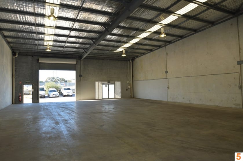 Click to view all images 5 & 6/231 Collier Road Bayswater WA 6053 - Image 3
