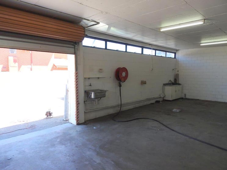 Click to view all images Unit 2/387 Oxford Street Mount Hawthorn WA 6016 - Image 3