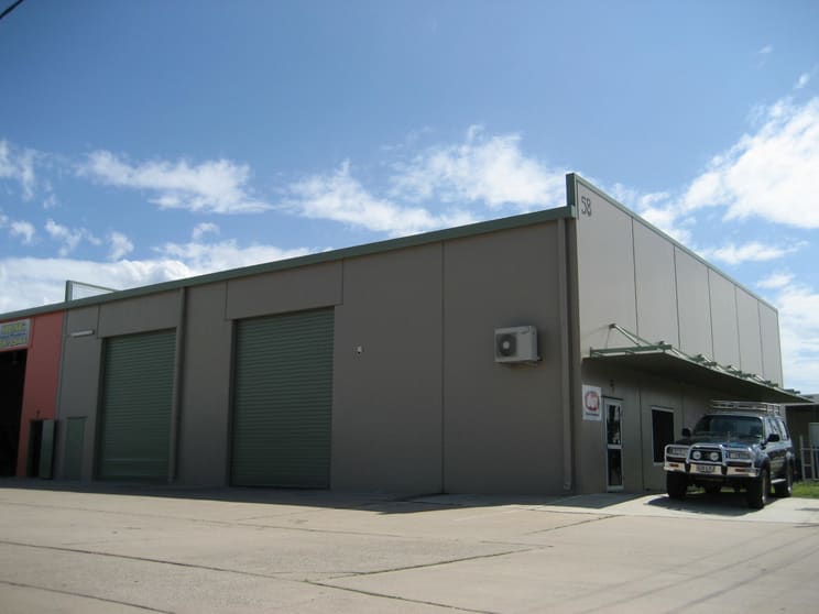 Click to view all images 58-62 Keane Street Currajong QLD 4812 - Image 2