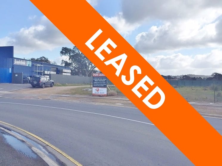 Click to view all images Unit 2/15 Light Crescent Mount Barker SA 5251 - Image 1