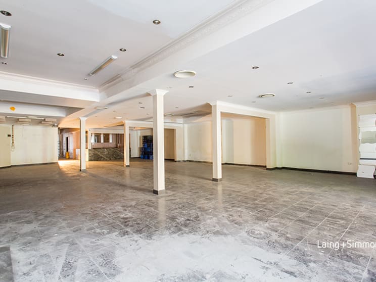 Click to view all images 5 The Crescent Fairfield NSW 2165 - Image 2