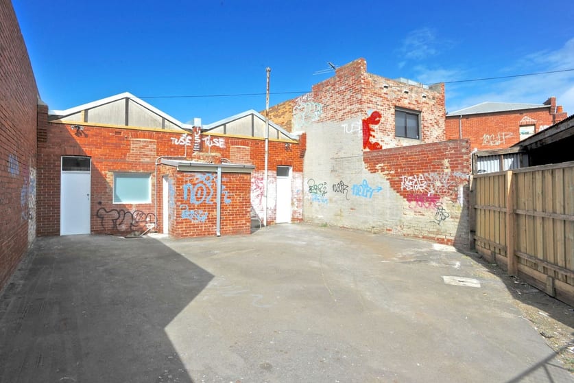 Click to view all images 128 Gardenvale Road Brighton VIC 3186 - Image 3
