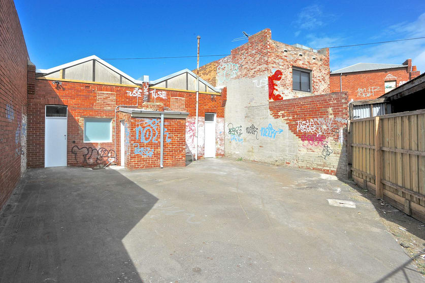 Click to view all images 126 Gardenvale Road Brighton VIC 3186 - Image 3