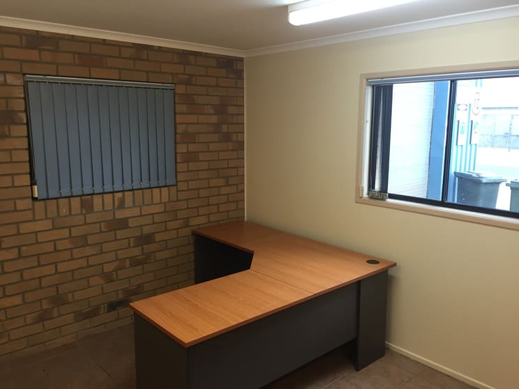 Click to view all images 8 Blain Drive Callemondah QLD 4680 - Image 3