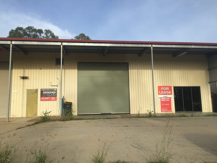 Click to view all images 1 Dennis Street Boyne Island QLD 4680 - Image 2
