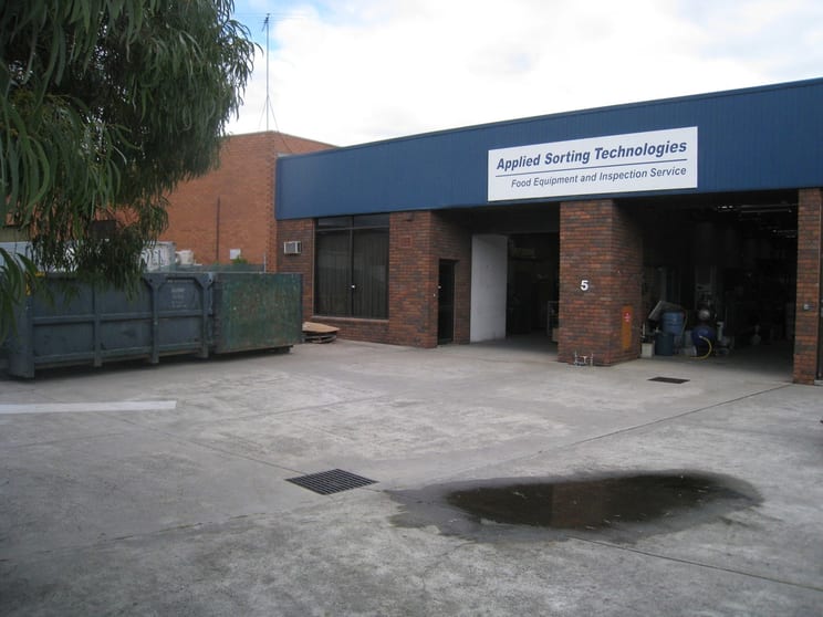 Click to view all images Factory 2/5 Kim Close Bulleen VIC 3105 - Image 1