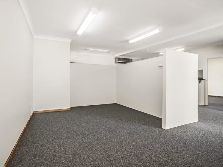 Click to view all images 3/135 Keira Street Wollongong NSW 2500 - Image 2