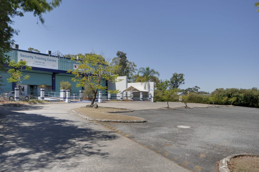 Click to view all images 8 40 Johnson Road Hillcrest QLD 4118 - Image 3