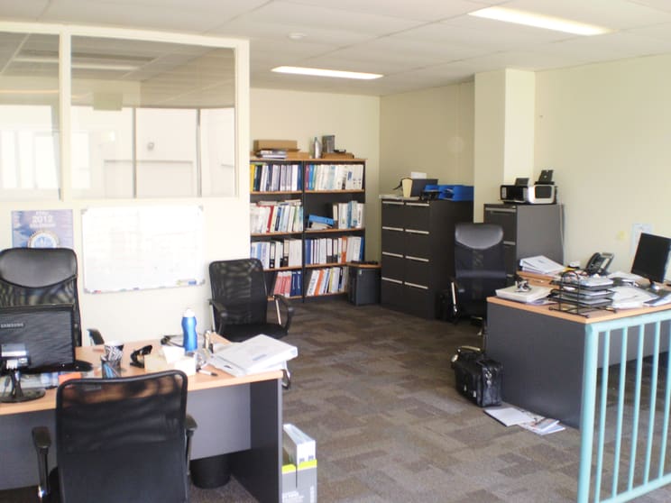 Click to view all images 2/54 Howleys Road Notting Hill VIC 3168 - Image 2