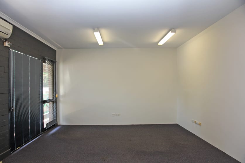 Click to view all images 5/90 Mitchell Street Darwin City NT 0800 - Image 3