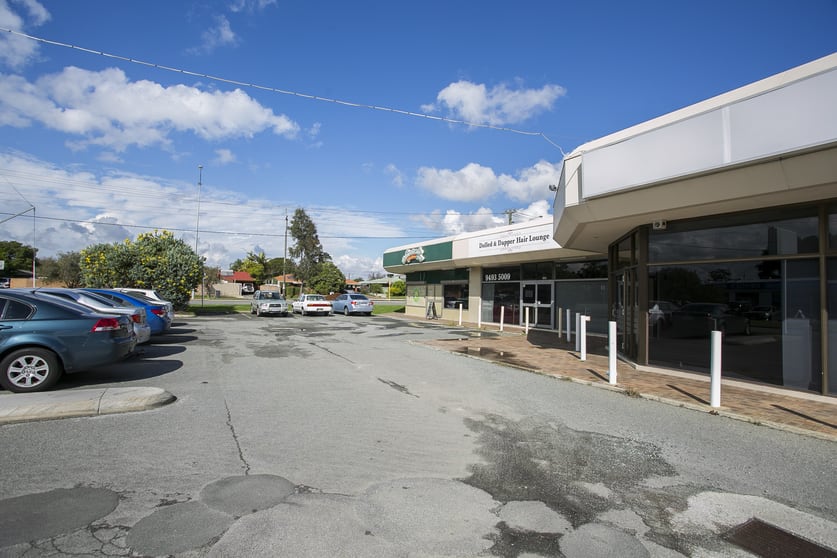 Click to view all images 1/2 Binley Place Maddington WA 6109 - Image 3