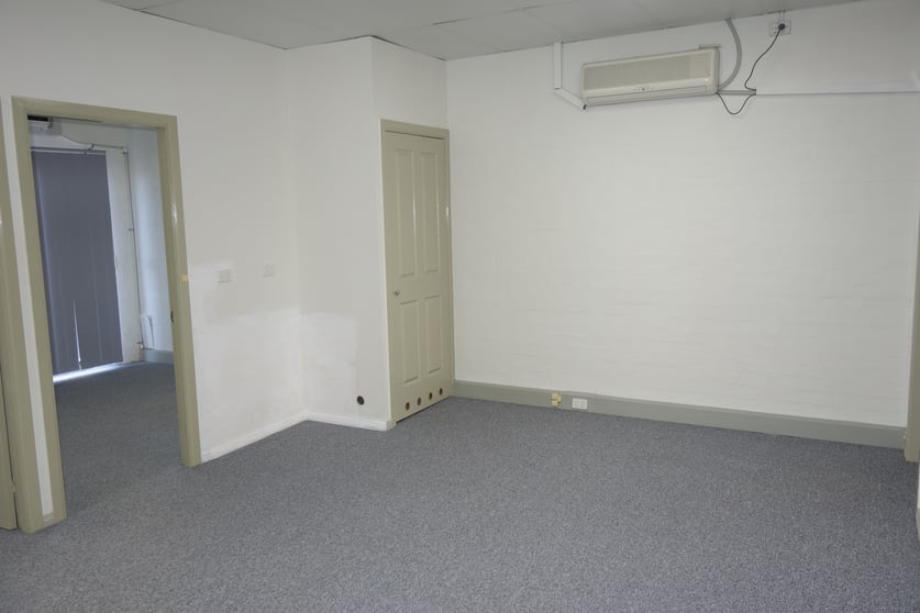 Click to view all images 4/10 Beverley Avenue Warilla NSW 2528 - Image 2