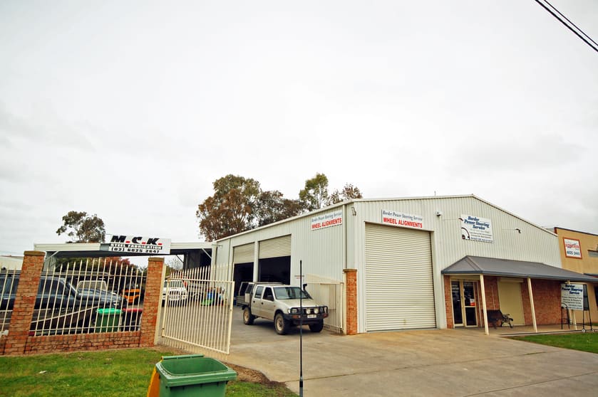 Click to view all images 2/388 Griffith Road Lavington NSW 2641 - Image 1