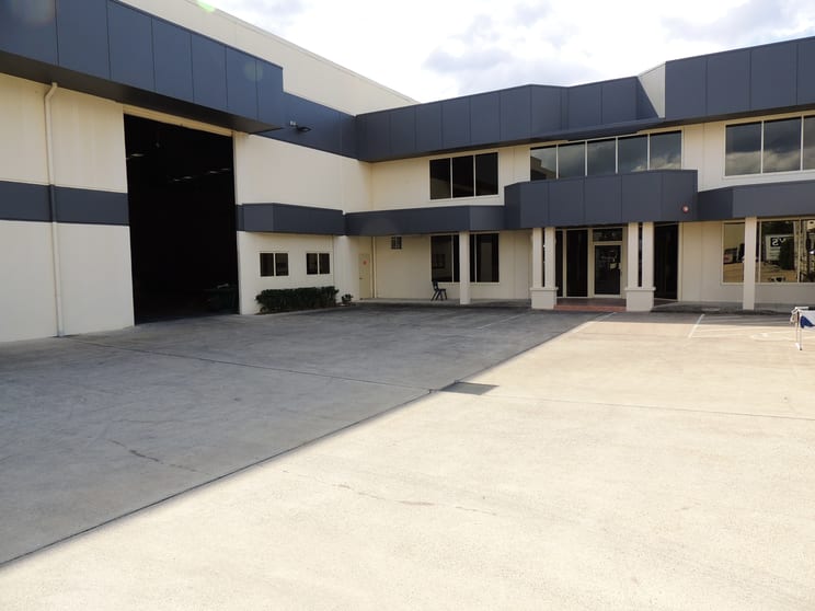 Click to view all images 26 Achievement Crescent Acacia Ridge QLD 4110 - Image 1