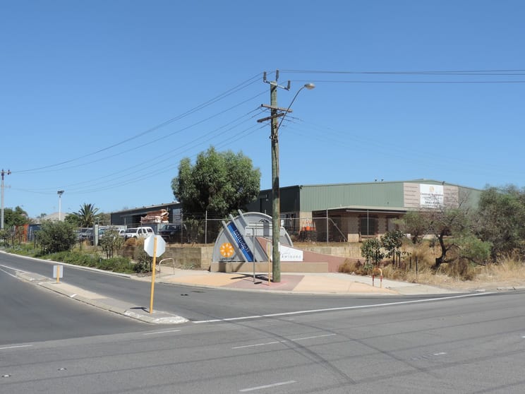 Click to view all images 33 Hope Valley Road Naval Base WA 6165 - Image 1