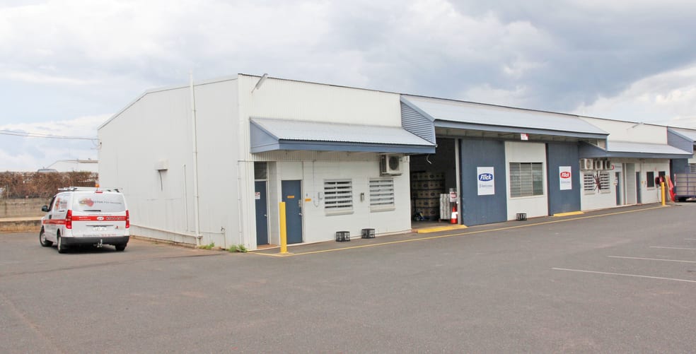 Click to view all images 4/111 Coonawarra Road Winnellie NT 0820 - Image 1