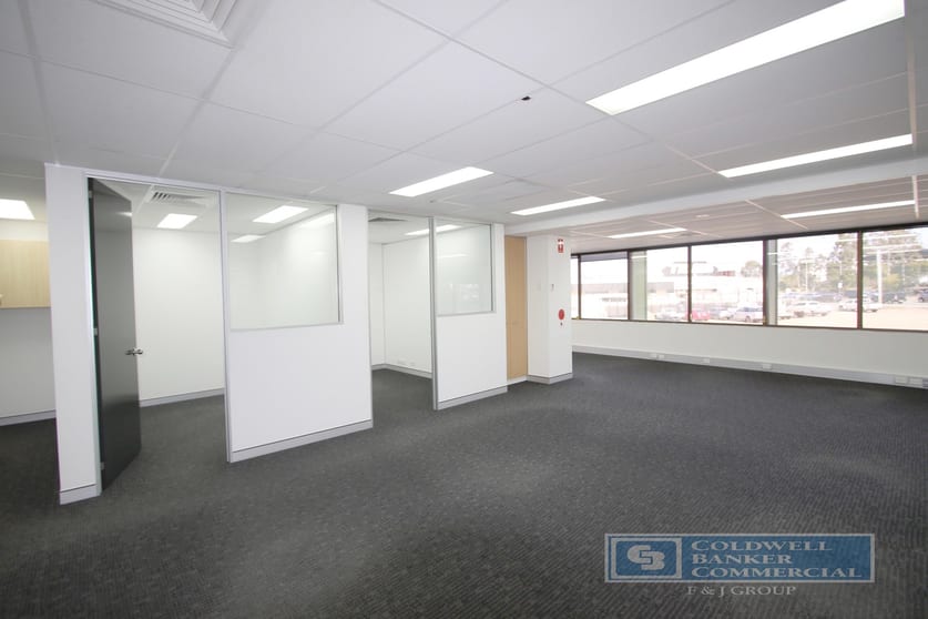 Click to view all images Underwood QLD 4119 - Image 1