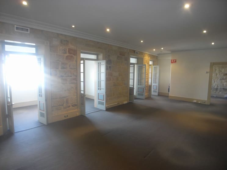 Click to view all images Suite 4, 2a Mona Road Edgecliff NSW 2027 - Image 3