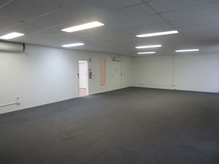 Click to view all images 4 Swift Way Dandenong VIC 3175 - Image 2