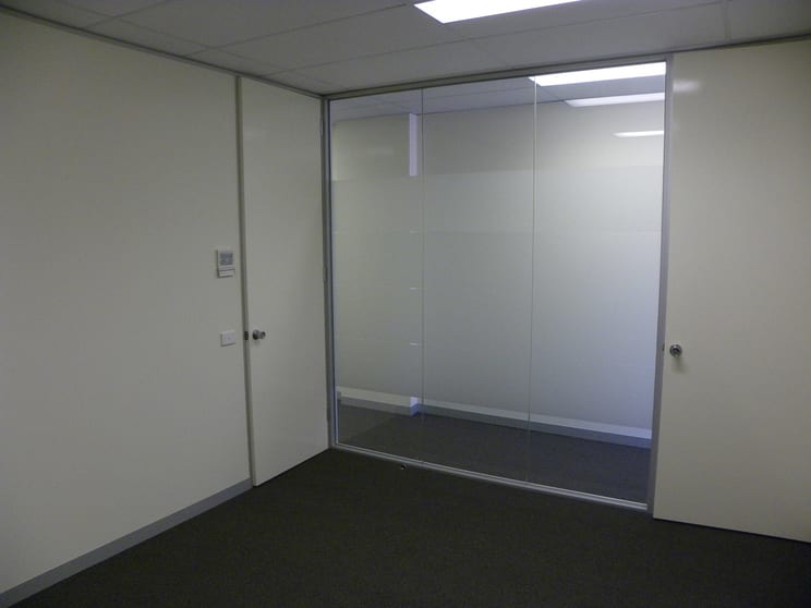 Click to view all images 1B/534 Whitehorse Road Mitcham VIC 3132 - Image 3