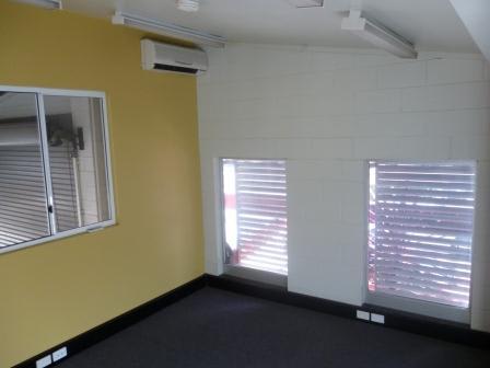 Click to view all images 27 Station Avenue Darra QLD 4076 - Image 2