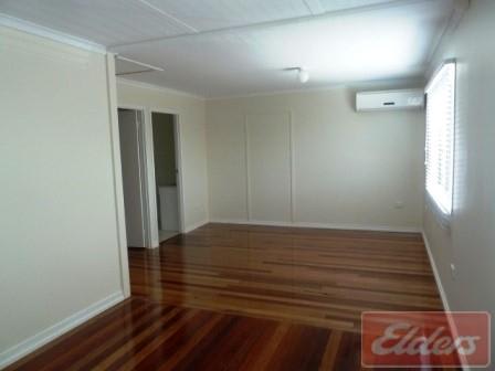 Click to view all images Camp Hill QLD 4152 - Image 3
