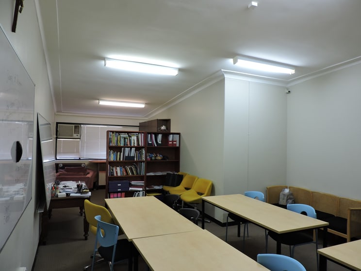 Click to view all images 4/168 Forest Road Hurstville NSW 2220 - Image 2