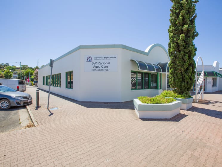 Click to view all images 8 Spencer Street Bunbury WA 6230 - Image 1