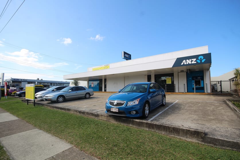 Click to view all images 1/1 Carol Avenue Springwood QLD 4127 - Image 3