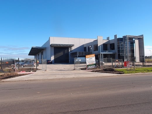 Click to view all images 74-76 Logis Boulevard Dandenong VIC 3175 - Image 2