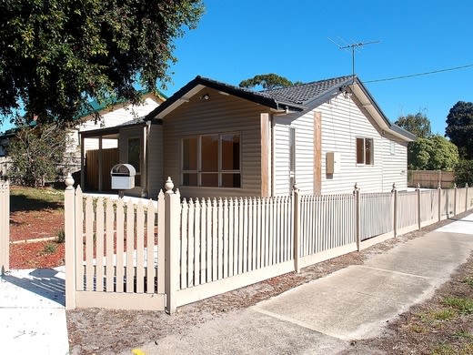 Click to view all images 236 Frankston Dandenong Road Seaford VIC 3198 - Image 3