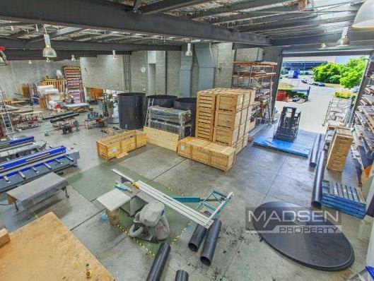 Click to view all images Whole/115 Riverside Place Morningside QLD 4170 - Image 3