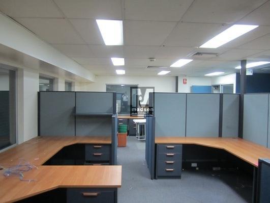 Click to view all images 124 Tennyson Memorial Avenue Tennyson QLD 4105 - Image 2