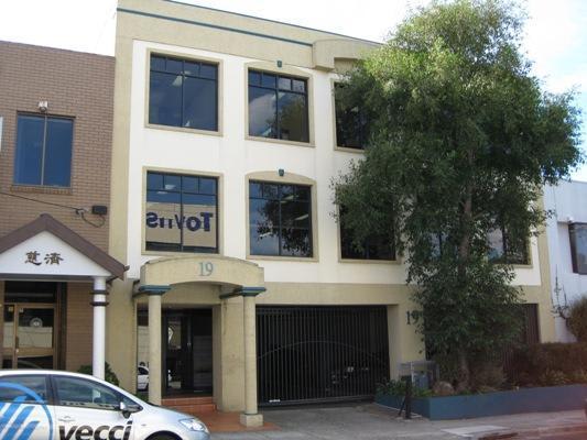 Click to view all images 19 Ellingworth Parade Box Hill VIC 3128 - Image 1