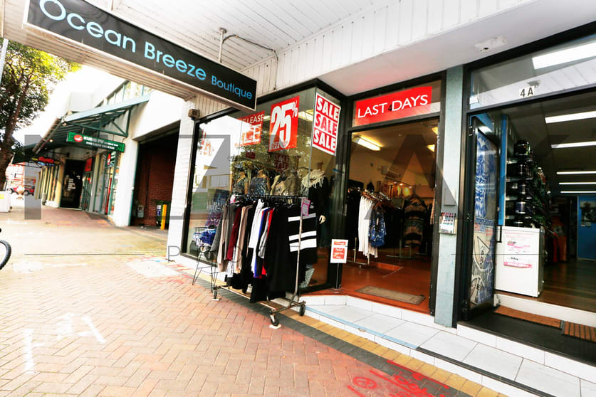 Click to view all images 4 Oaks Avenue Dee Why NSW 2099 - Image 2